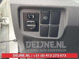 Toyota Prius Prius (ZVW3), Hatchback, 2009 / 2016 1.8 16V picture 17