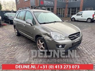 Coche siniestrado Kia Carens Carens III (FG), MPV, 2006 / 2013 2.0i CVVT 16V 2008/11