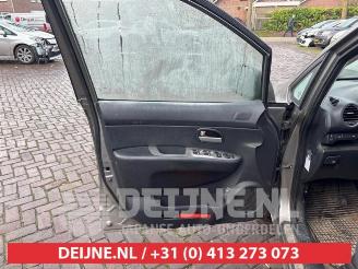 Kia Carens Carens III (FG), MPV, 2006 / 2013 2.0i CVVT 16V picture 17