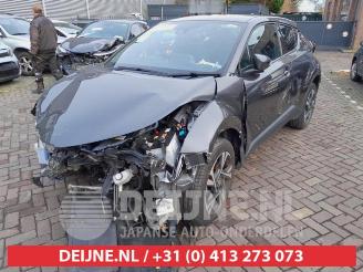 Toyota C-HR C-HR (X1,X5), SUV, 2016 1.8 16V Hybrid picture 3