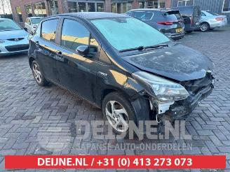 Uttjänta bilar auto Toyota Yaris Yaris III (P13), Hatchback, 2010 / 2020 1.5 16V Hybrid 2015/6