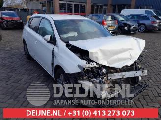 Uttjänta bilar auto Toyota Auris Auris (E18), Hatchback 5-drs, 2012 / 2019 1.8 16V Hybrid 2015/0