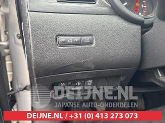 Nissan Pulsar Pulsar (C13), Hatchback, 2013 1.2 DIG-T 16V picture 15