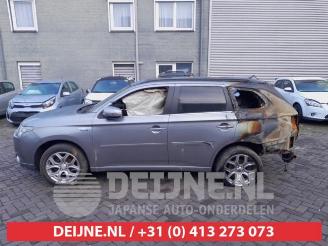 Mitsubishi Outlander Outlander (GF/GG), SUV, 2012 / 2022 2.0 16V PHEV 4x4 picture 4