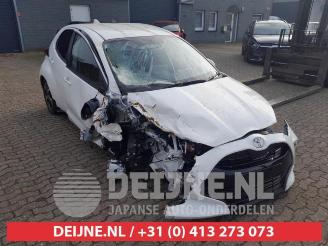Vrakbiler auto Toyota Yaris Yaris IV (P21/PA1/PH1), Hatchback, 2020 1.5 12V Hybrid 115 2025/7