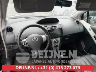 Toyota Yaris Yaris II (P9), Hatchback, 2005 / 2014 1.3 16V VVT-i picture 18