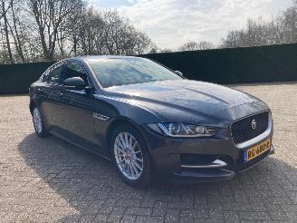 Vaurioauto  passenger cars Jaguar XE 2.0 D R-Sport 2017/11