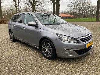 krockskadad bil auto Peugeot 308 1.2 Automaat Style 2015/10