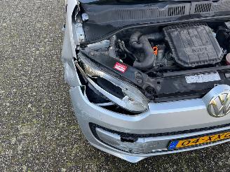 Volkswagen Up! move up picture 17