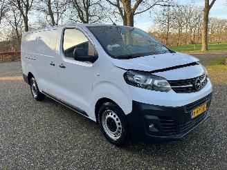 krockskadad bil bedrijf Opel Vivaro 2.0 145 L3 2024/4