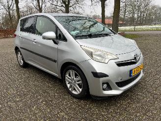 Vaurioauto  passenger cars Toyota Verso S 1.3 Dynamic Automaat 2013/12