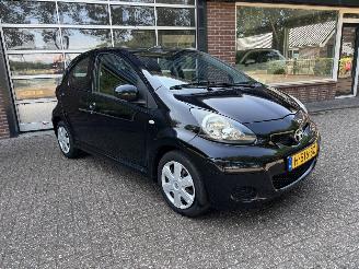 Schadeauto Toyota Aygo Comfort Airco/elec.pakket 5-drs 2010/9