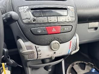 Toyota Aygo 5drs airco (werkt) picture 11