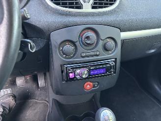 Renault Clio 1.4 16v Dynamique Line picture 10