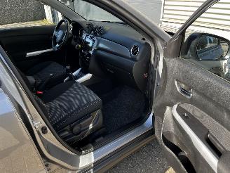 Suzuki Vitara 1.6i NAVI / CAMERA / CRUISE / TREKHAAK picture 11
