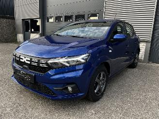 Damaged car Dacia Sandero 1.0 TCE NAVI / CRUISE / CAMERA / BI-FEUL / PDC 2023/9