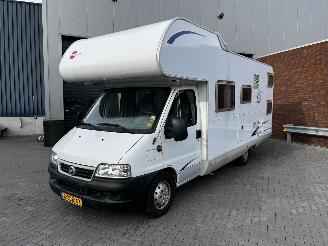 krockskadad bil camper Burstner  A576 ALKOVEN 2005/6