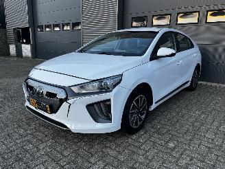 Coche accidentado Hyundai Ioniq COMFORT EV 38kwH CAMERA / NAVI / CRUISE / PDC 2021/3