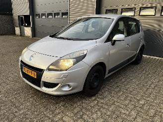 krockskadad bil auto Renault Scenic 1.4 TCe CLIMA / CRUISE / NAVI / NIEUWE APK 2009/11