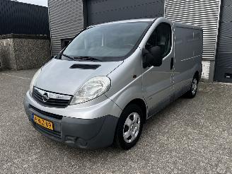 Damaged car Opel Vivaro 2.0 CDTI L1 H1 AIRCO / CRUISE / NAVI / TREKHAAK 2011/3