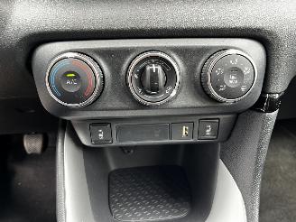 Toyota Yaris VVT-I AIRCO / CRUISE / NAVI / CAMERA / STOELVERW picture 11