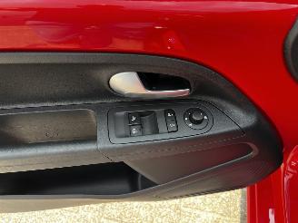 Volkswagen Up! 1.0 BMT High Up! AUTOMAAT / CRUISE / CAMERA picture 14