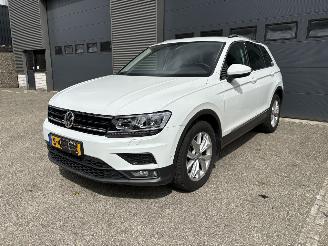Avarii autoturisme Volkswagen Tiguan 2.0 TSI 4X4 AUTOMAAT / NAVI / CRUISE / CAMERA 2019/10