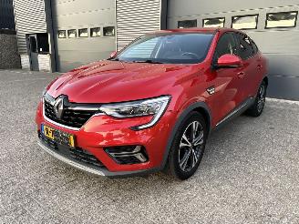 Auto incidentate Renault Arkana 1.3 TCe AUTOMAAT / NAVI / CRUISE / PDC 2021/8
