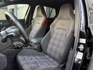 Volkswagen Golf GTI 2.0 TSI picture 8
