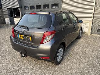 Toyota Yaris 1.3 VVT-I NAVI / CRUISE / PDC picture 19
