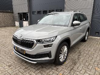 Vaurioauto  passenger cars Skoda Kodiaq 1.5 TSI PANODAK / LEER / NAVI / CAMERA  / CRUISE 2023/5