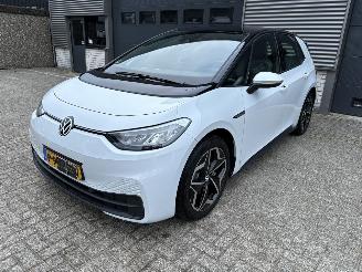 Vaurioauto  passenger cars Volkswagen ID.3 PRO S  77kWh NAVI / CRUISE / PDC 2022/2