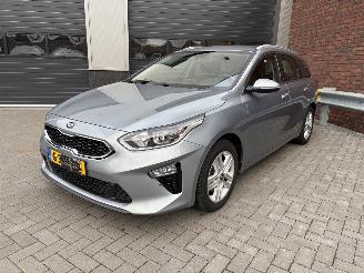 skadebil auto Kia Ceed 1.0 T-GDI Sportswagon NAVI / CAMRA / CLIMA / STOELVERW 2019/9