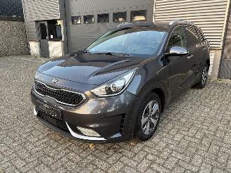 Auto incidentate Kia Niro 1.6 GDI HYBRID / NAVI / CRUISE / CAMERA / LEER 2018/1