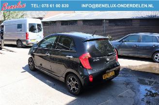 Kia Picanto 1.0 CVVT World Cup Edition picture 4