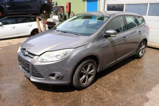 Vrakbiler auto Ford Focus Focus 3 Wagon, Combi, 2010 / 2020 1.0 Ti-VCT EcoBoost 12V 125 2013/2