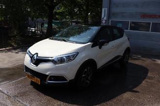 Vrakbiler auto Renault Captur Captur I (2R), SUV, 2013 1.2 TCE 16V EDC 2015/3