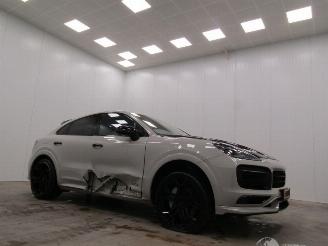 Vaurioauto  passenger cars Porsche Cayenne Coupe 4.0 GTS Techart 2020/9