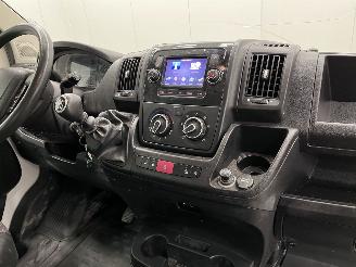 Peugeot Boxer 35 2.2 BlueHDI 121kw Pick-Up Airco picture 11