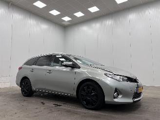 damaged passenger cars Toyota Auris Touring Sports 1.8 Hybrid Panoramadak Navi Clima 2013/11