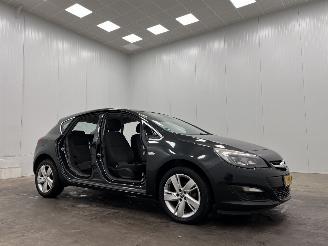 Auto incidentate Opel Astra 1.4 Turbo Edition 5-drs Airco 2013/9