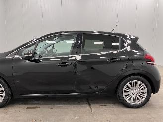 Peugeot 208 1.2 PureTech Allure 5-drs Navi Clima picture 16