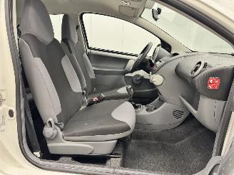 Peugeot 107 1.0 XR Airco picture 10