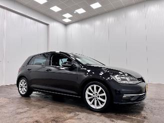 Schadeauto Volkswagen Golf 1.0 TSI DSG Comfortline 5-dra Navi Clima 2017/9