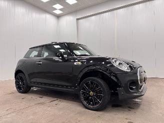 skadebil auto Mini Cooper SE Electric 135kw Panoramadak Navi Clima 2020/7