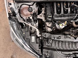 Opel Crossland 1.2 Edition Navi Airco picture 17