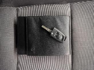 Volkswagen Golf 1.6 TDI 77kw Trendline 5-drs Airco picture 15