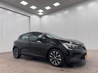 Damaged car Renault Clio 1.0 TCe 90 Equilibre 5-drs Airco 2023/3