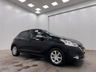 Voiture accidenté Peugeot 208 1.2 PureTech Style 5-drs Navi Airco 2015/5