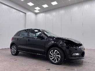 Vaurioauto  passenger cars Volkswagen Polo 1.0 Sound 5-drs Clima 2017/7